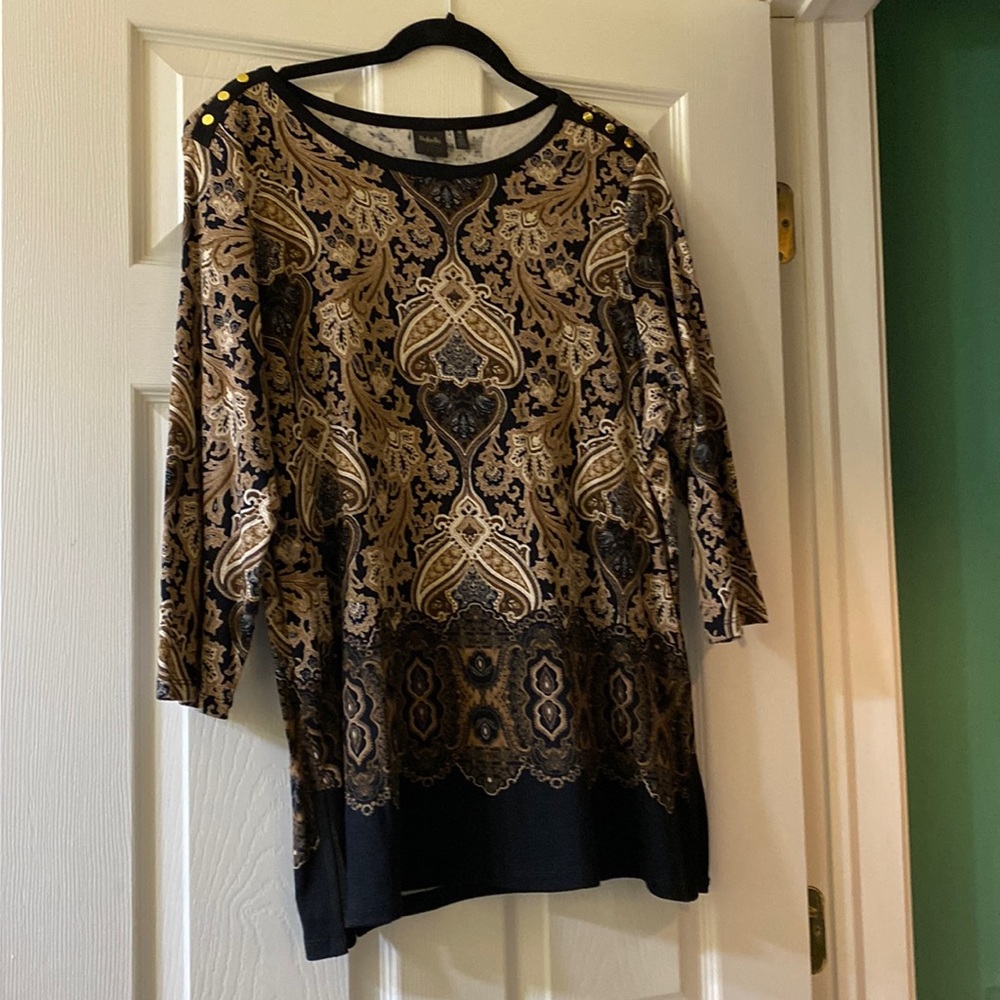 Rafaela dressy top.